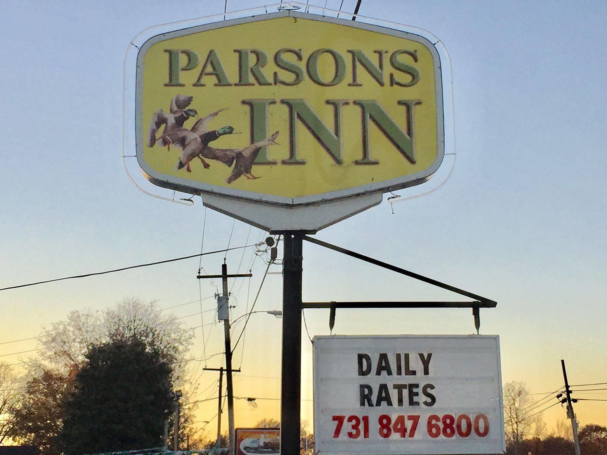 Parsons Inn Downtown Parsons,Tn Exterior photo